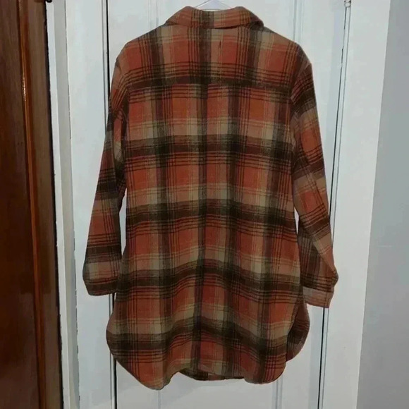 Canyon Creek Long Woman’s Flannel - Picture 2 of 5
